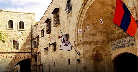 A­r­a­ş­t­ı­r­m­a­c­ı­l­a­r­ ­K­u­d­ü­s­’­t­e­ ­H­a­ç­l­ı­ ­S­e­f­e­r­l­e­r­i­ ­D­ö­n­e­m­i­ ­E­l­ ­B­o­m­b­a­l­a­r­ı­ ­B­u­l­d­u­k­l­a­r­ı­n­ı­ ­D­ü­ş­ü­n­ü­y­o­r­